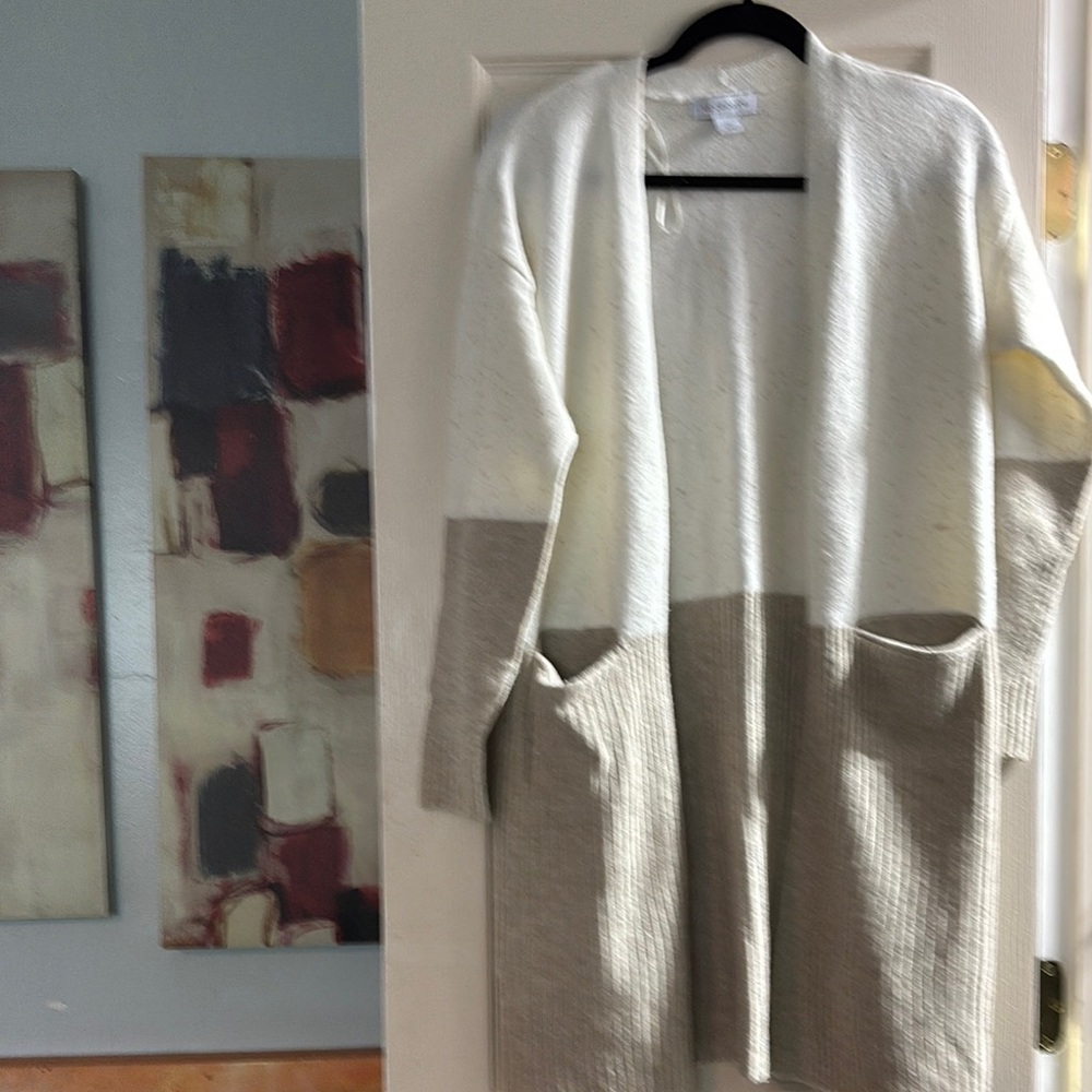 Liz Claiborne Cream and Tan Cardigan Sweater